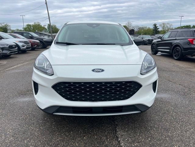 Certified 2022 Ford Escape SE w/ Convenience Package AWD/4WD image 2