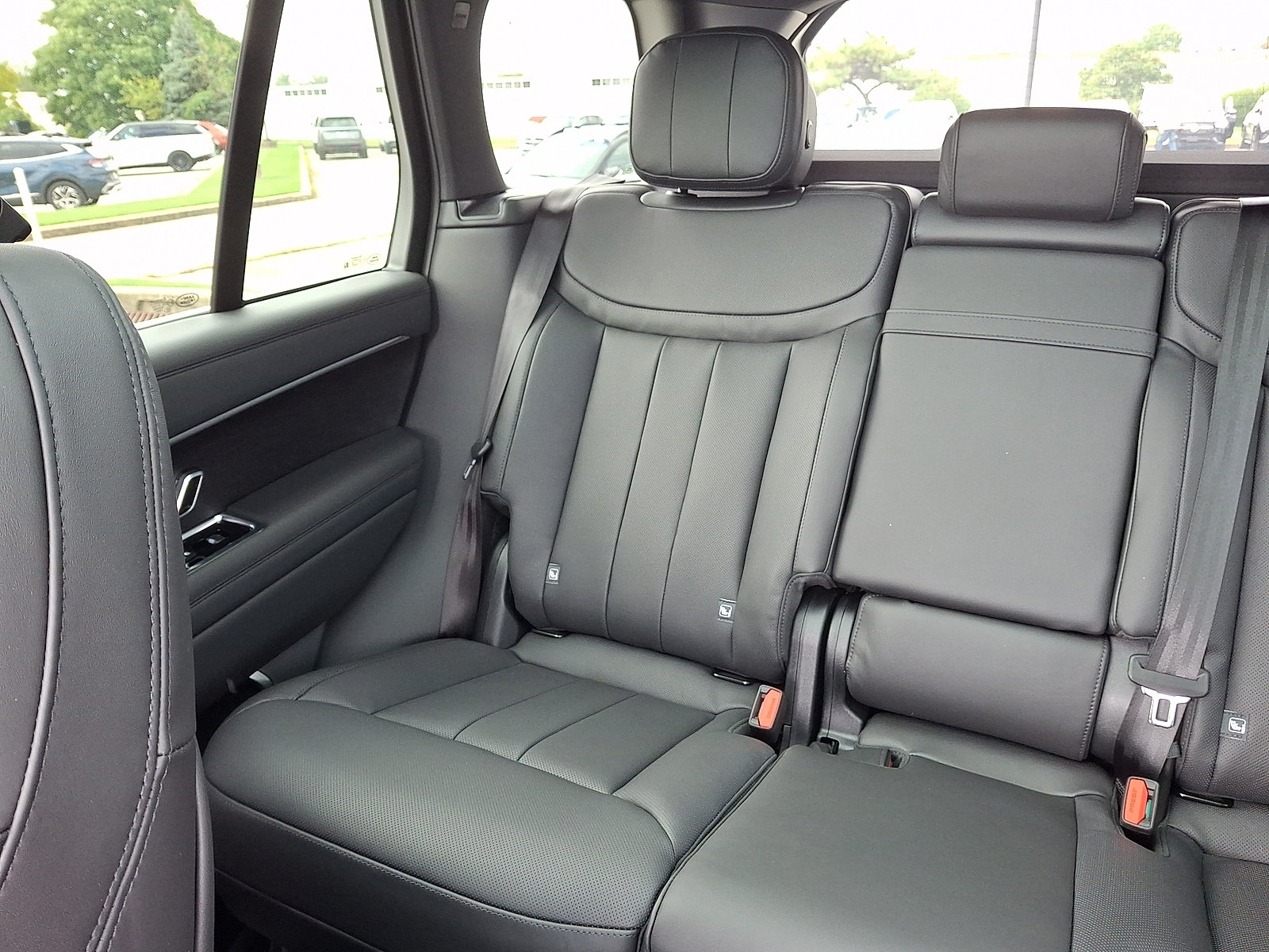 New 2027 Land Rover Range Rover SE AWD/4WD image 5