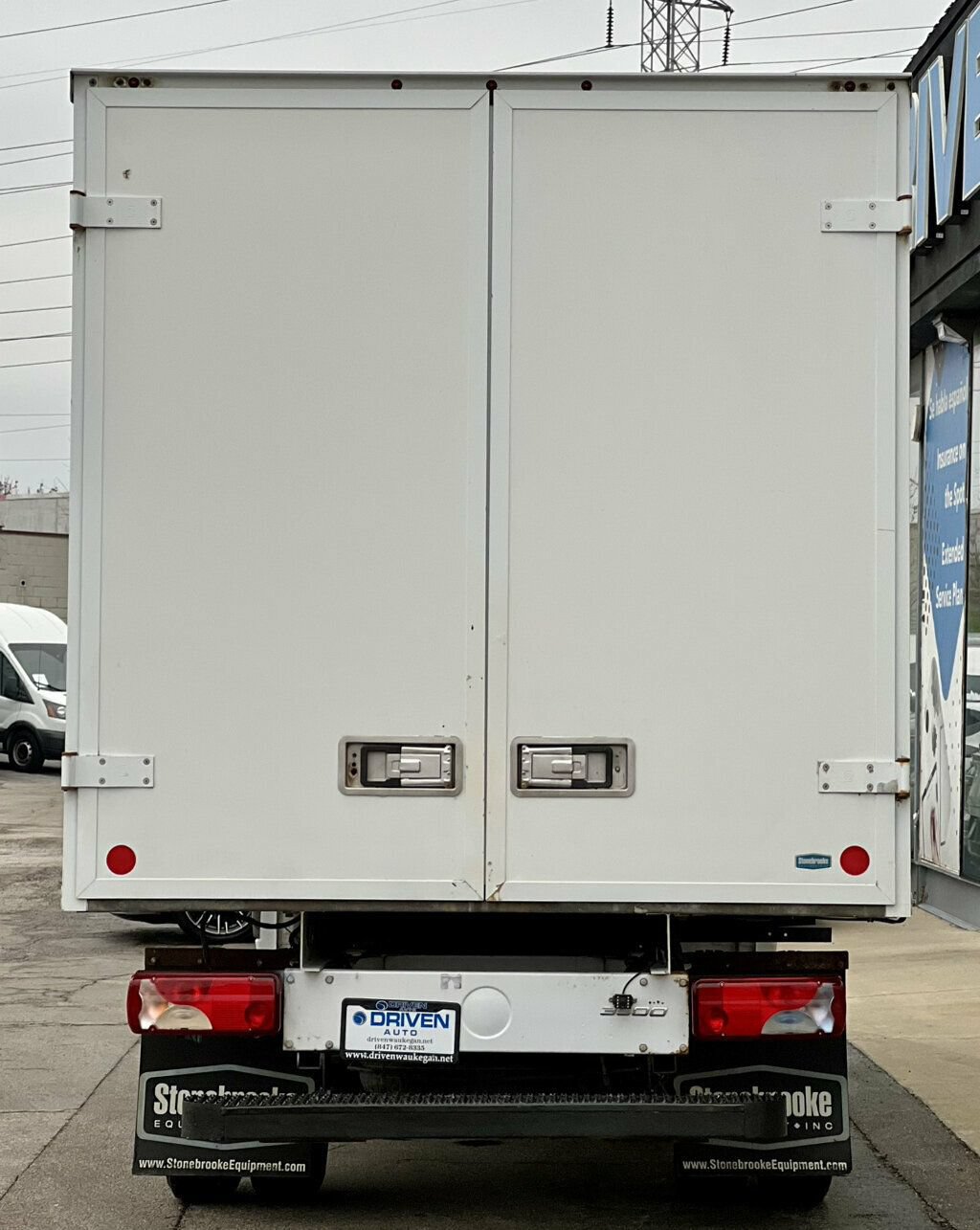 Used 2017 Freightliner Sprinter 3500 w/ Front Bench Seat Package RWD image 4