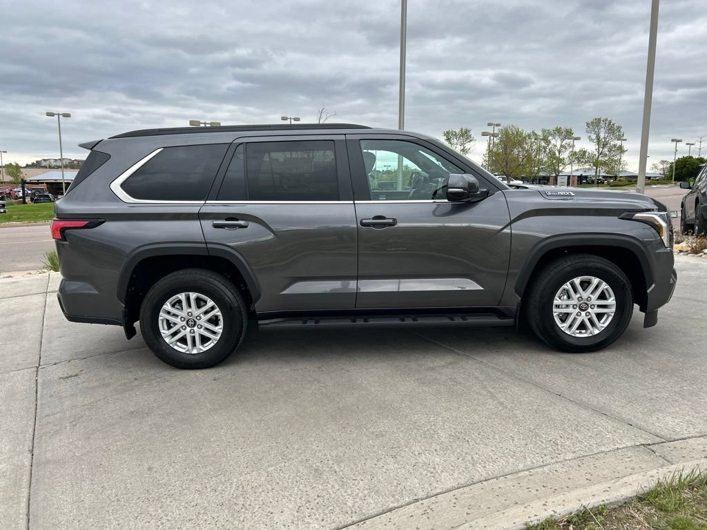 Used 2025 Toyota Sequoia SR5 w/ SR5 Premium Package AWD/4WD image 10