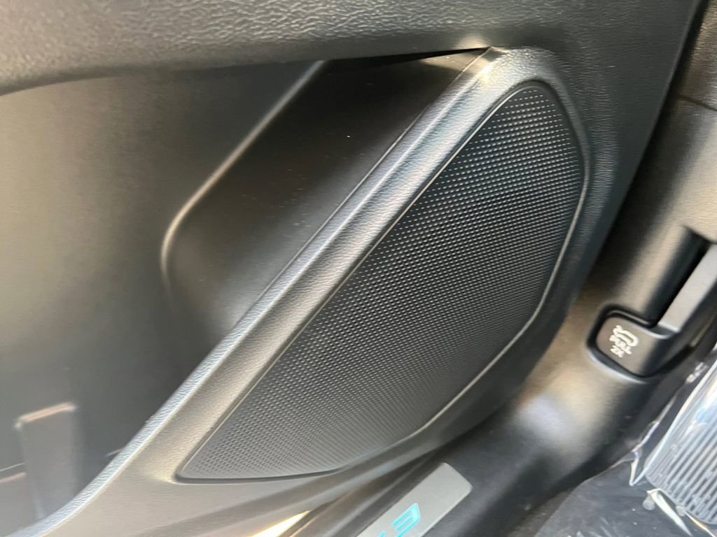 Used 2023 Ford Explorer Platinum w/ Technology Package image 13