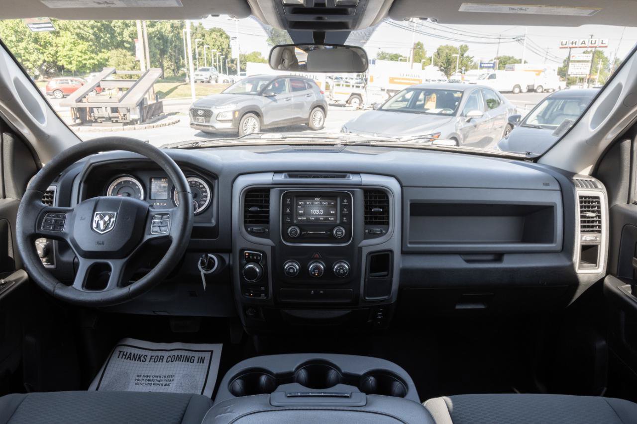 Used 2017 RAM 1500 Express AWD/4WD image 2