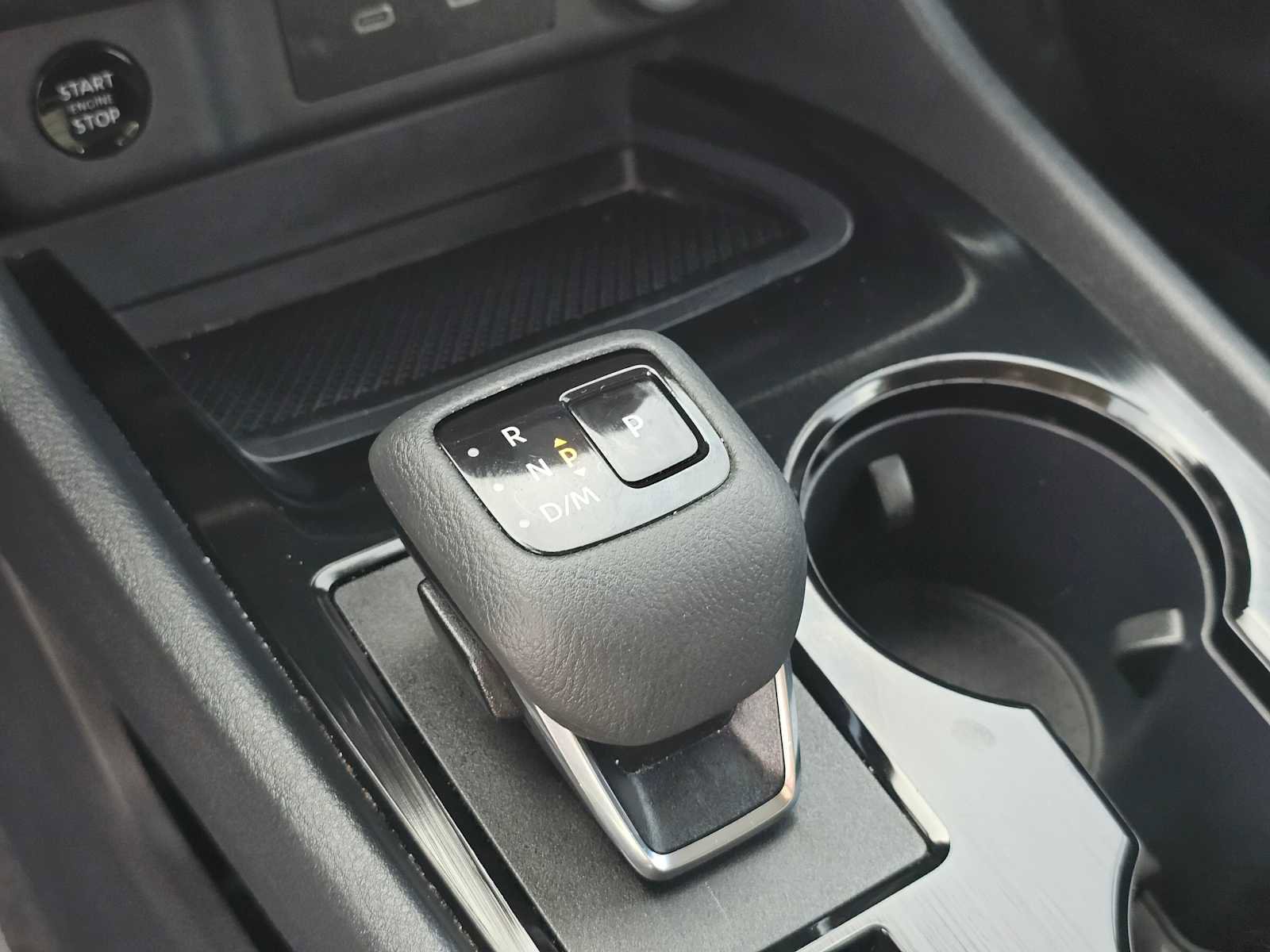 Used 2024 Nissan Rogue SV image 31