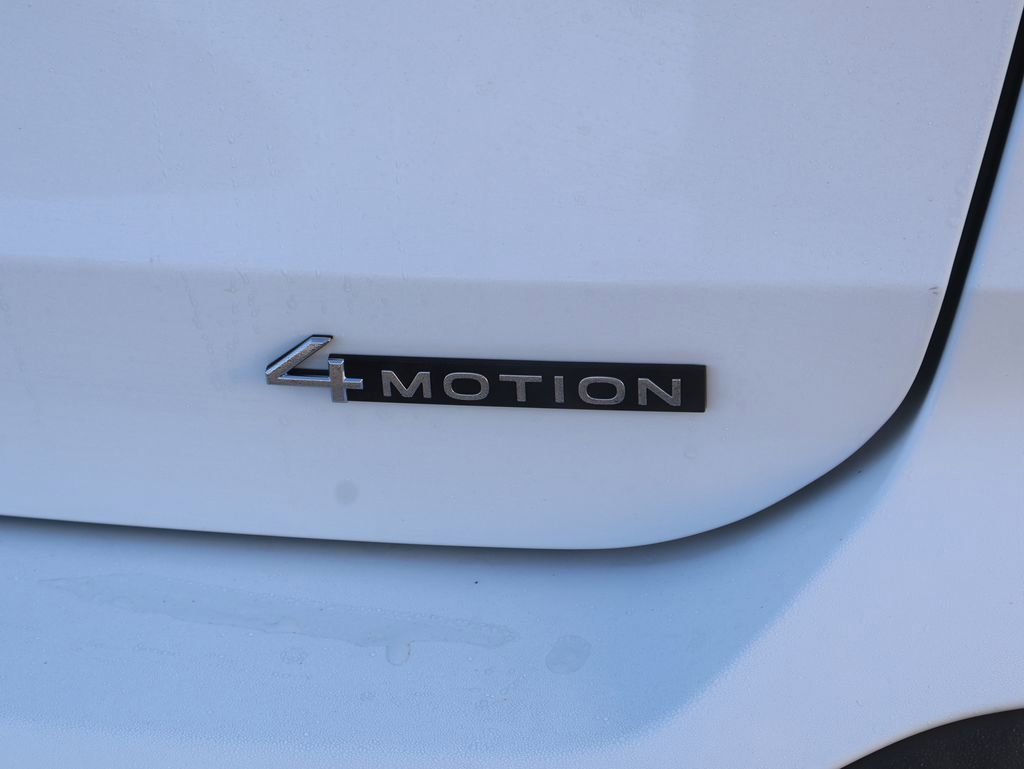 New 2026 Volkswagen Taos SEL image 17