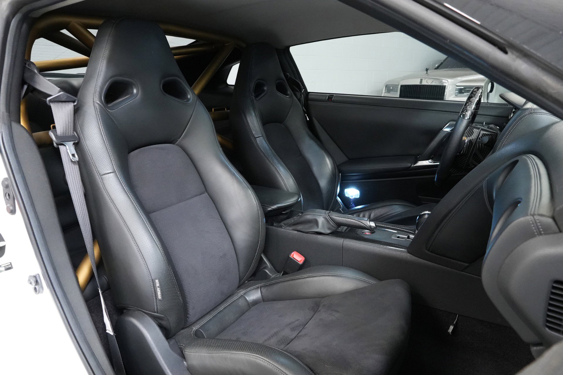 Used 2009 Nissan GT-R Premium AWD/4WD image 32