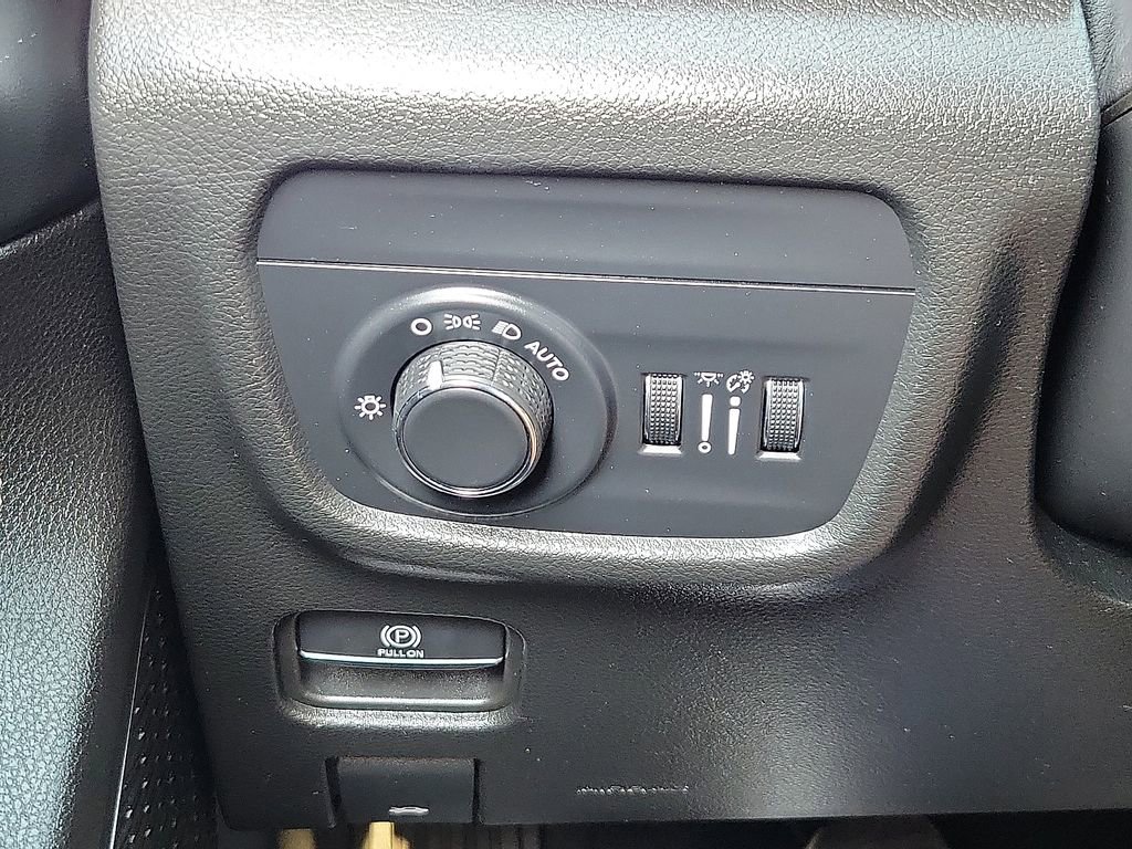 Used 2023 Jeep Grand Cherokee L Laredo image 15