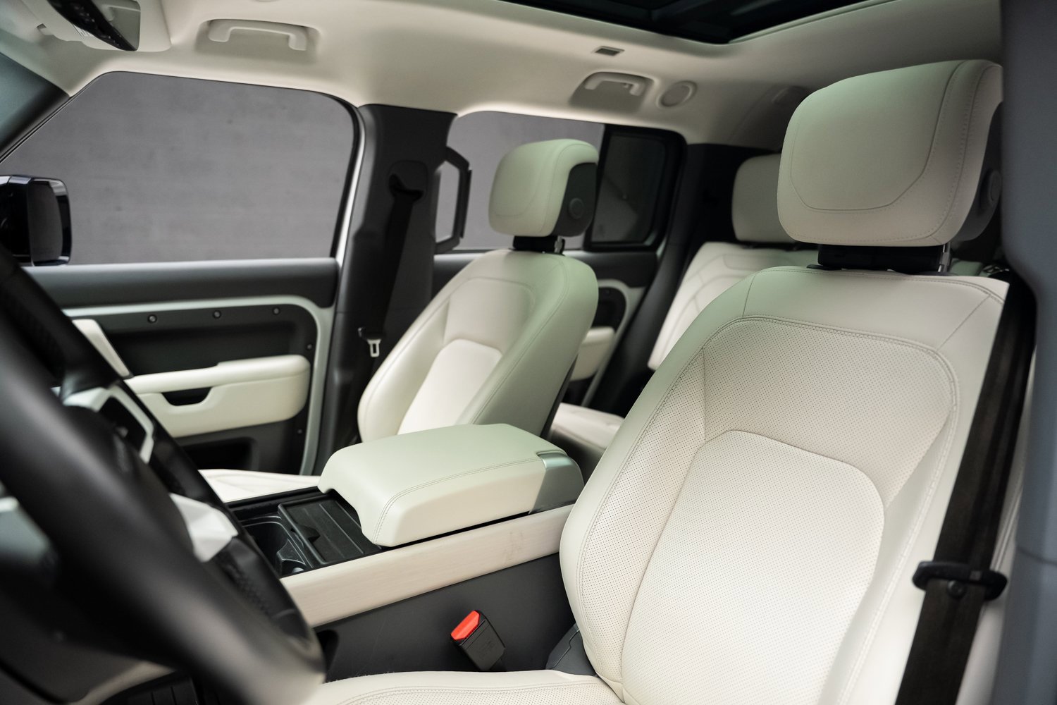 Used 2023 Land Rover Defender 130 First Edition image 61