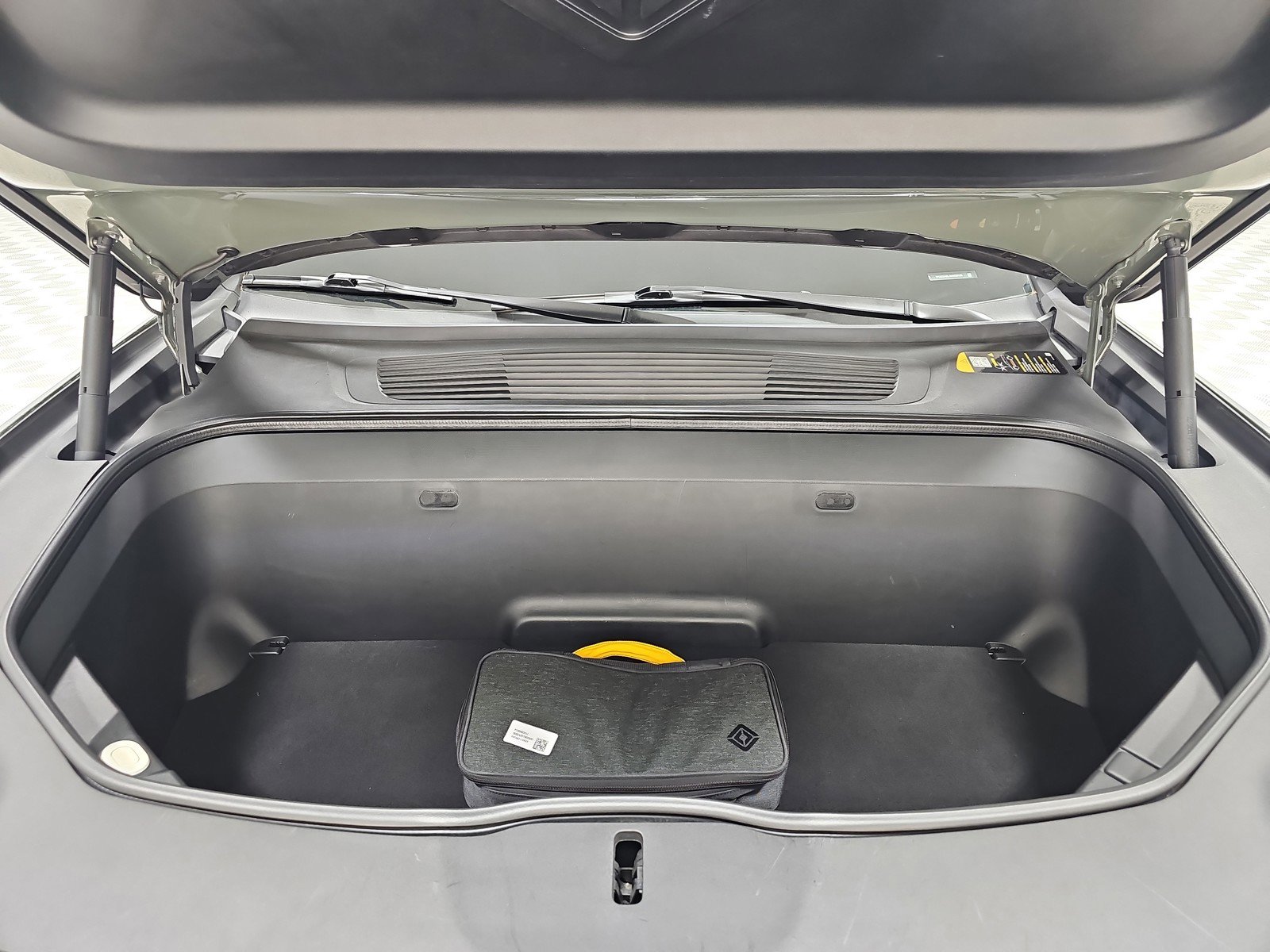 Used 2022 Rivian R1S Launch Edition image 14