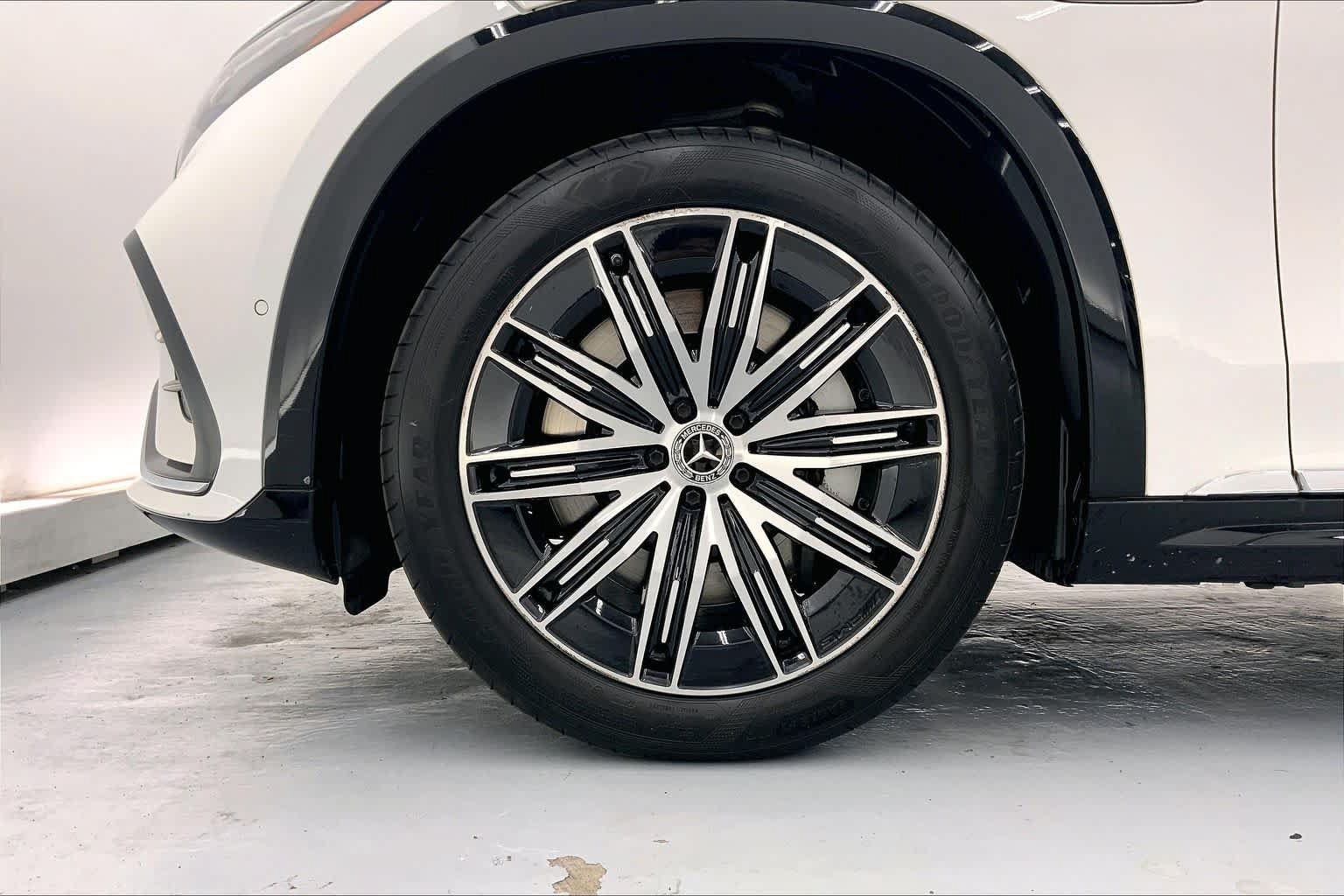 Certified 2023 Mercedes-Benz EQS 580 4MATIC SUV image 9