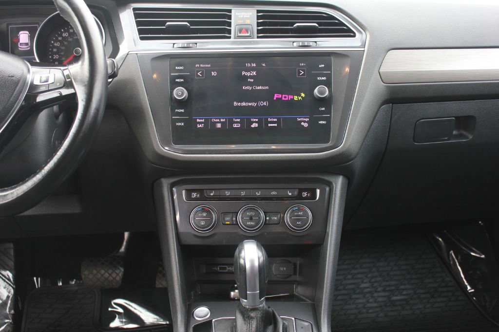 Used 2019 Volkswagen Tiguan SE image 12