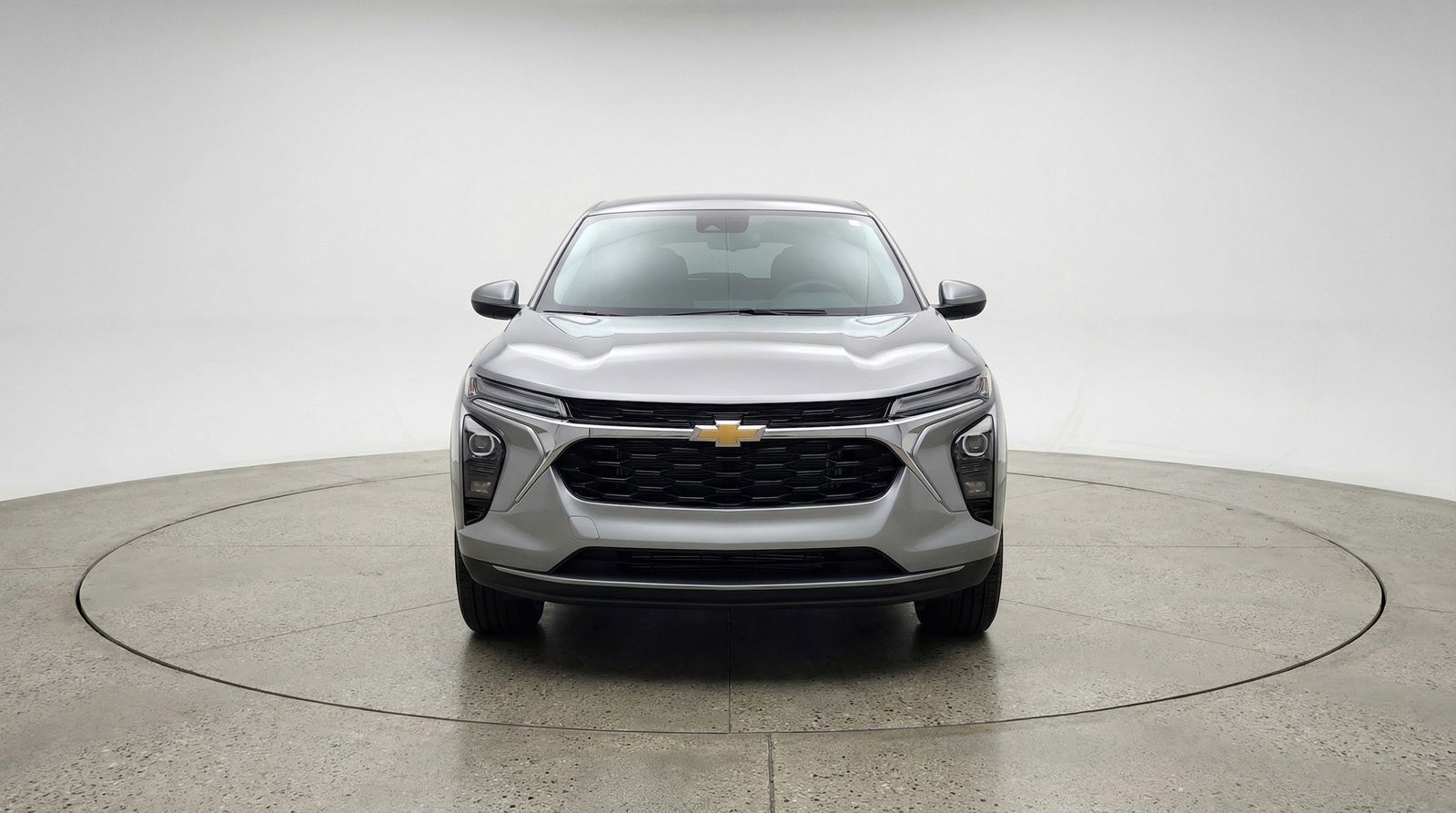 Used 2025 Chevrolet Trax LT FWD image 2