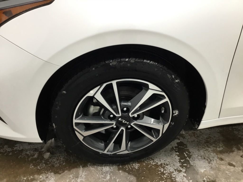 Used 2024 Kia Forte LXS image 4