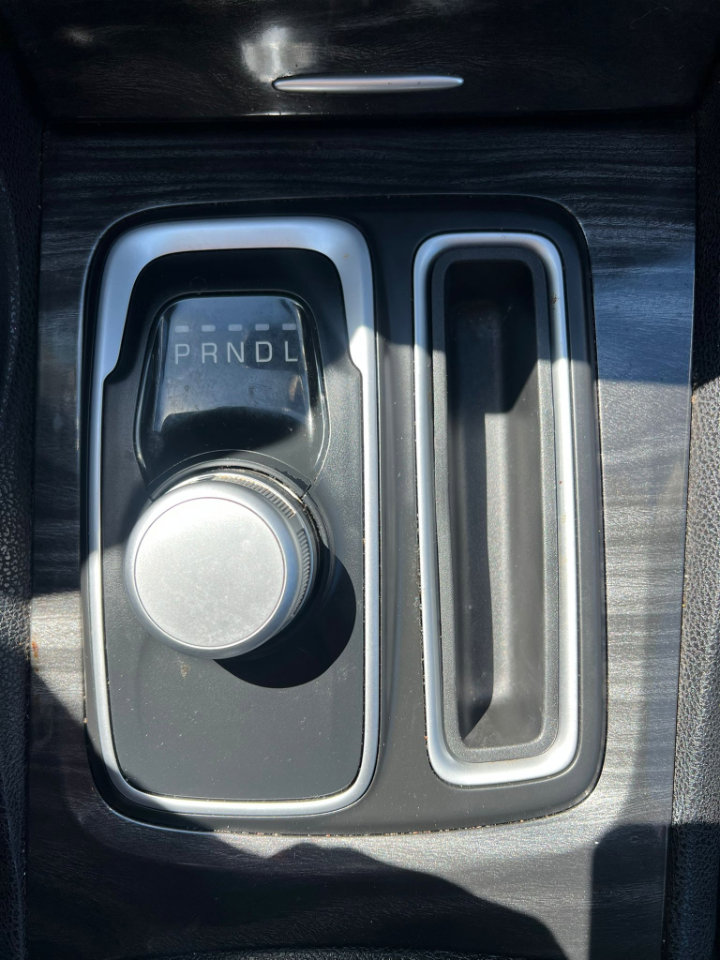 Used 2017 Chrysler 300 Limited image 25