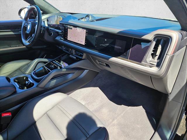 Used 2024 Porsche Cayenne Turbo image 22