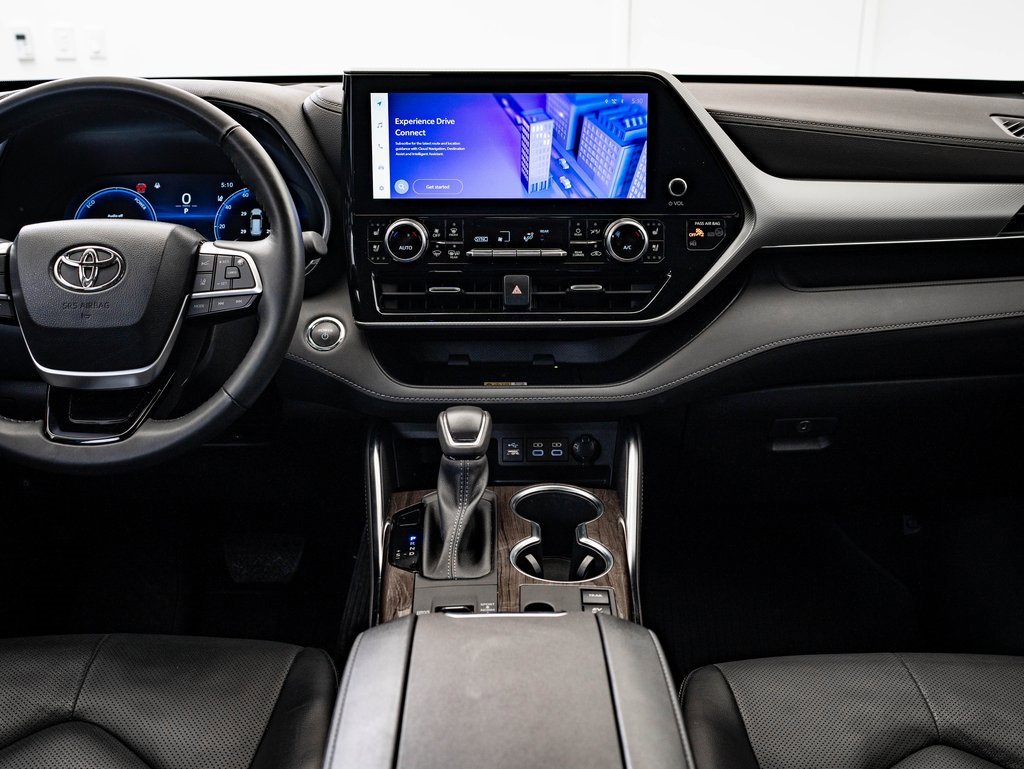 Used 2023 Toyota Highlander Platinum image 36