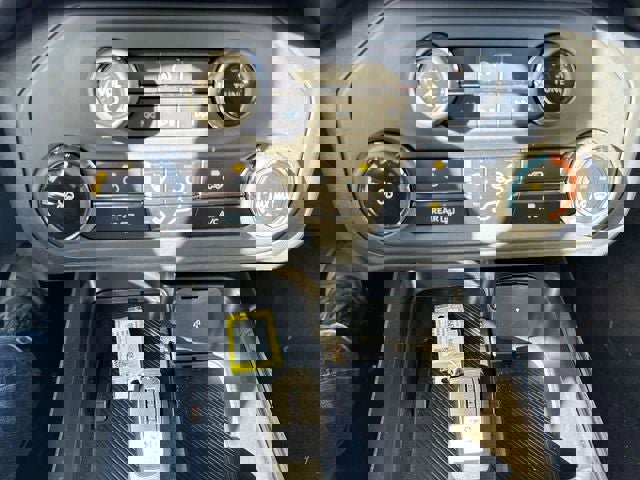 New 2025 Ford Bronco 4-Door image 18