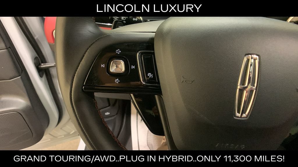 Used 2025 Lincoln Corsair Grand Touring w/ Towing Package AWD/4WD image 32