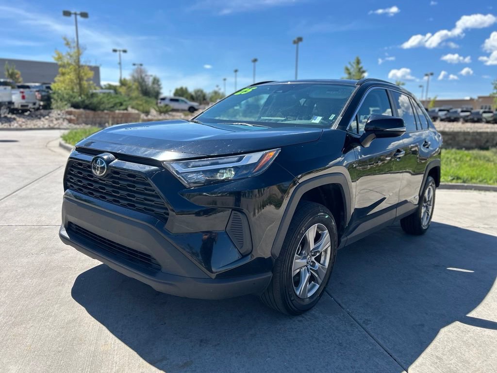 Used 2025 Toyota RAV4 XLE AWD/4WD image 3