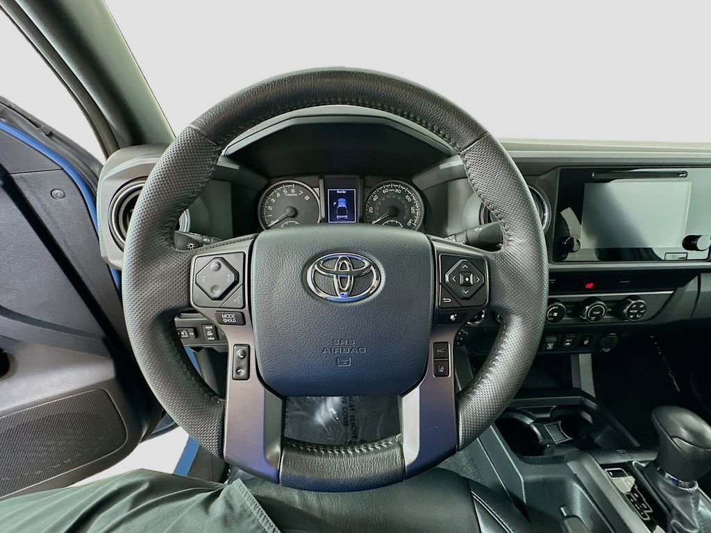 Used 2019 Toyota Tacoma TRD Sport AWD/4WD image 12