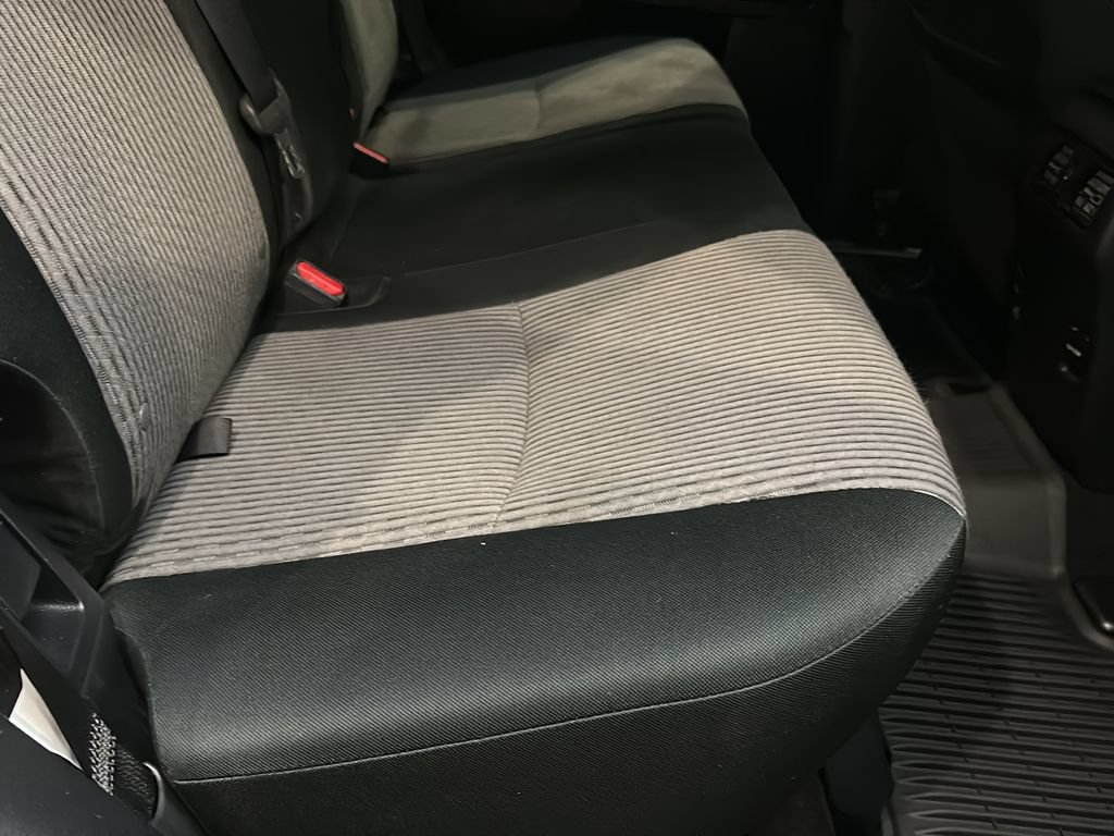 Used 2018 Toyota 4Runner SR5 AWD/4WD image 15