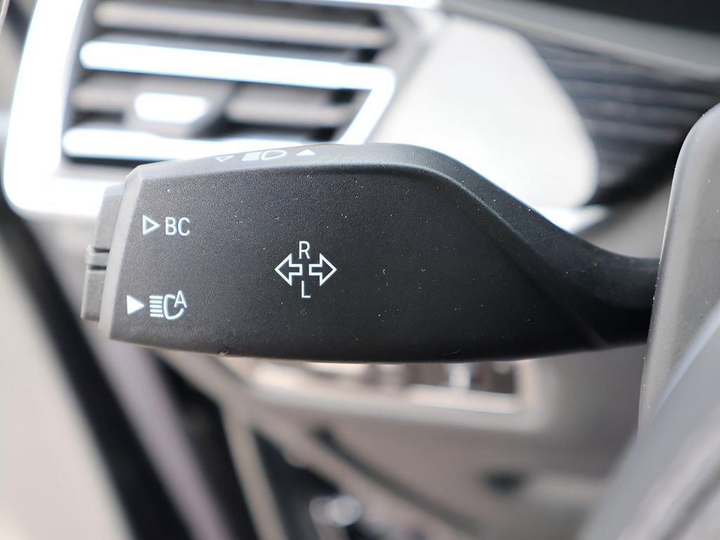 Used 2022 BMW X7 M50i w/ Dynamic Handling Package AWD/4WD image 38