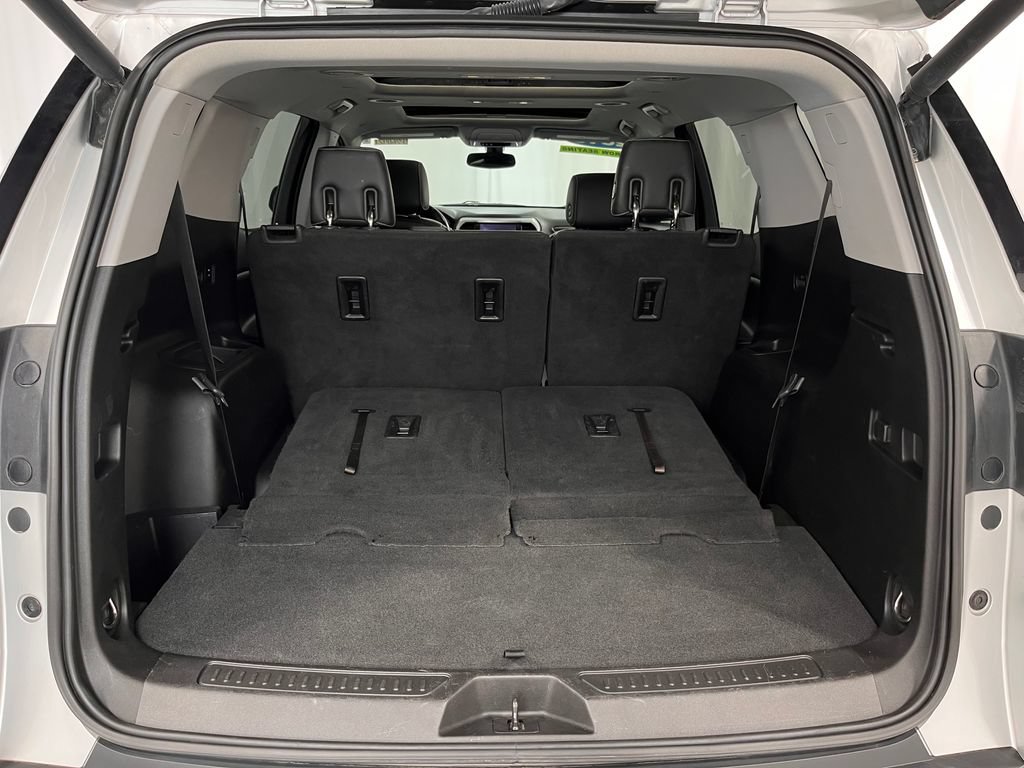 Used 2019 GMC Acadia SLT w/ LPO, Black Accent Package AWD/4WD image 23