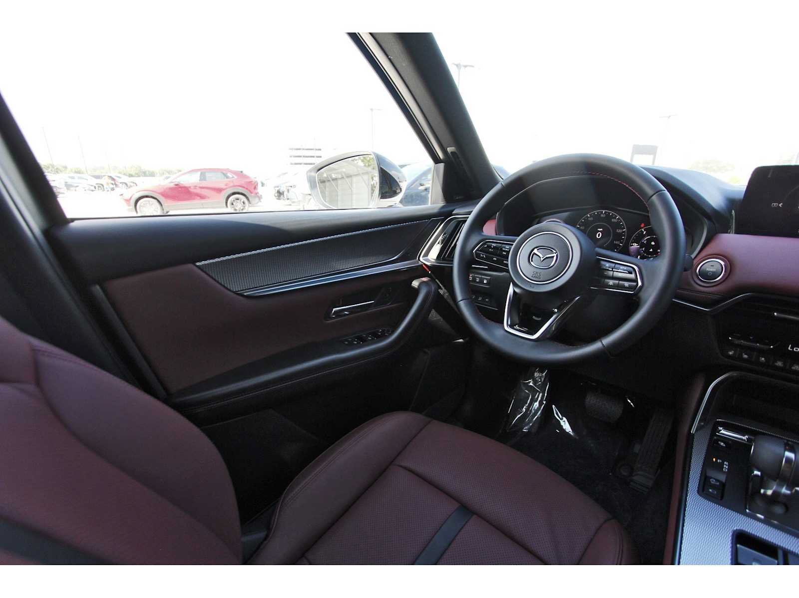 New 2025 MAZDA CX-70 Plug-In Hybrid w/ Premium Plus AWD/4WD image 6