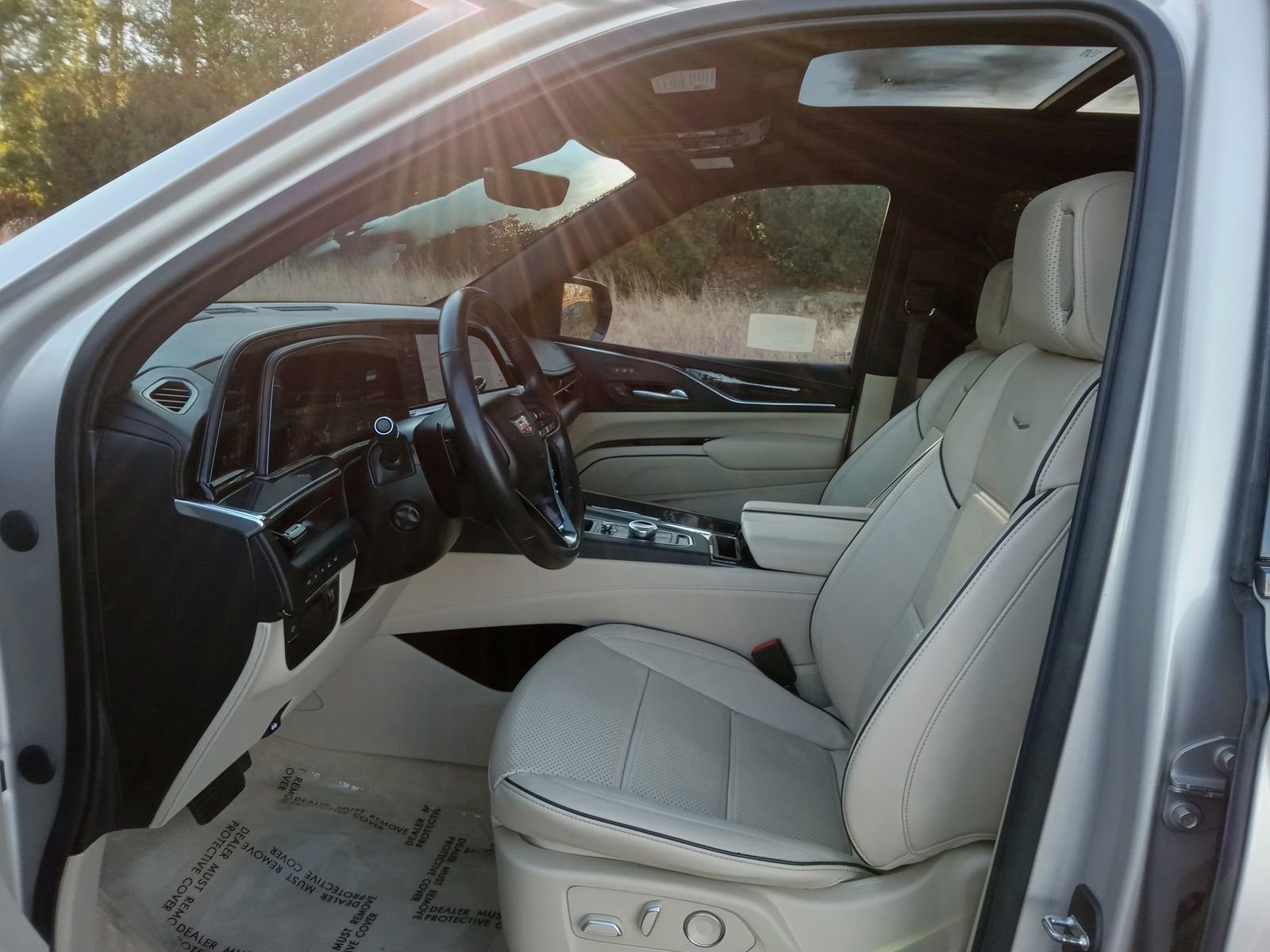 Used 2021 Cadillac Escalade ESV Premium Luxury image 11