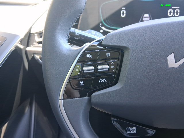 Used 2023 Kia Niro EX FWD image 16