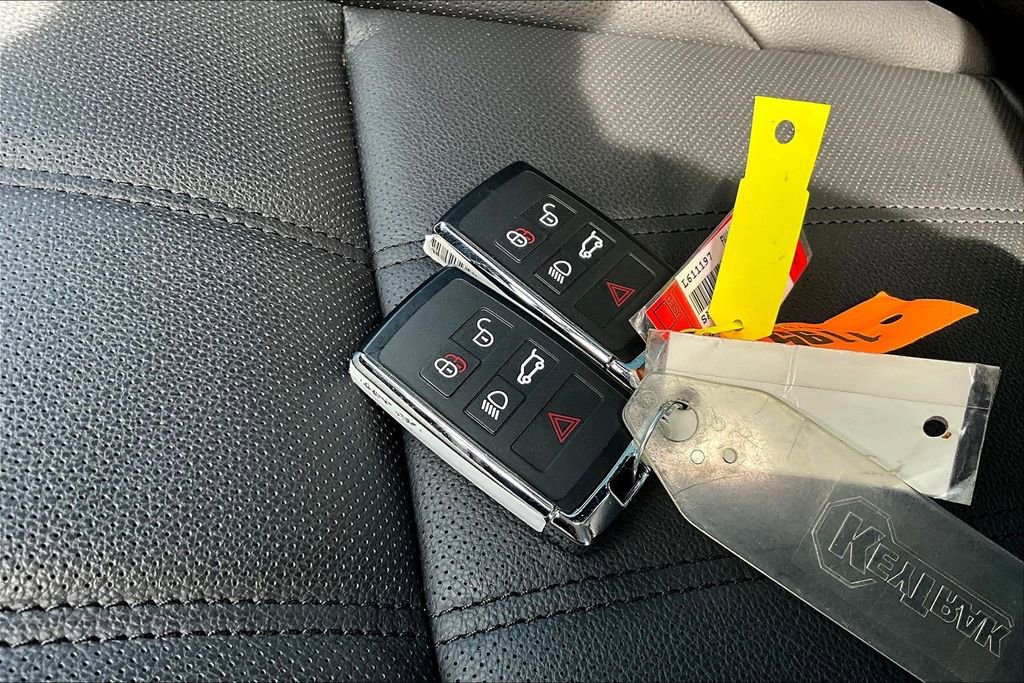 Certified 2026 Land Rover Range Rover Evoque S image 33