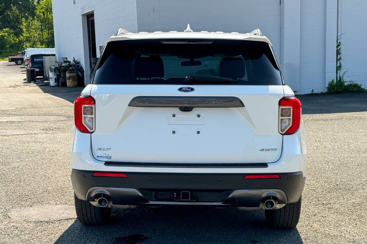 Used 2023 Ford Explorer XLT w/ Equipment Group 202A AWD/4WD image 4