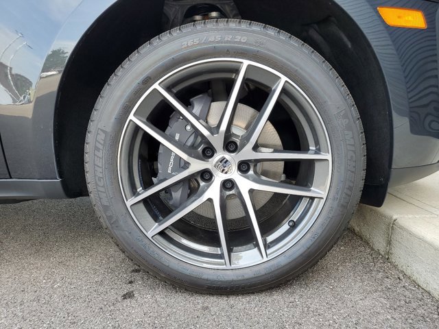 Used 2025 Porsche Macan image 14