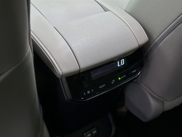 Used 2022 Toyota Highlander XLE image 26