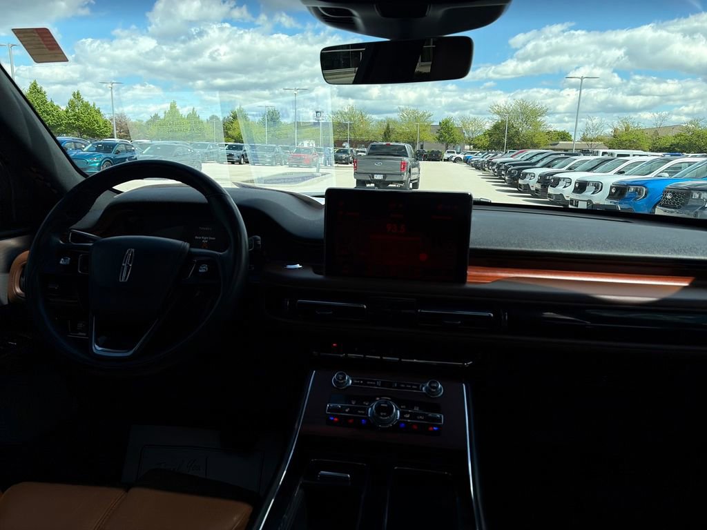 Used 2023 Lincoln Aviator Grand Touring w/ Equipment Group 301A AWD/4WD image 34