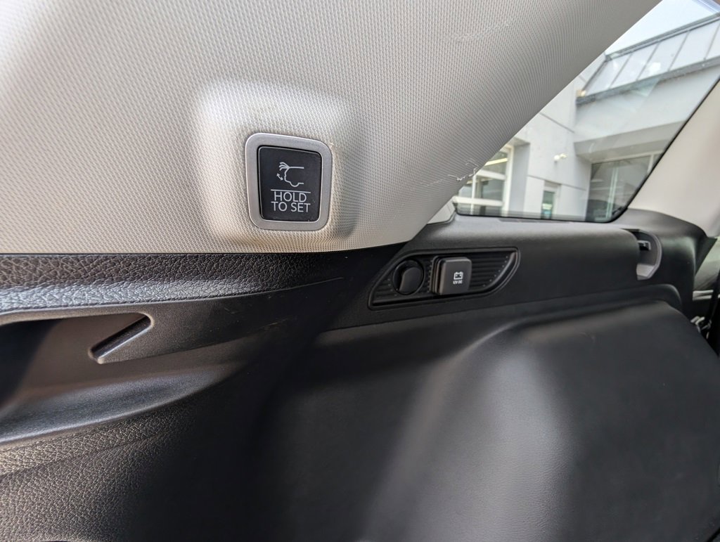 Used 2022 Jeep Grand Cherokee Limited image 38