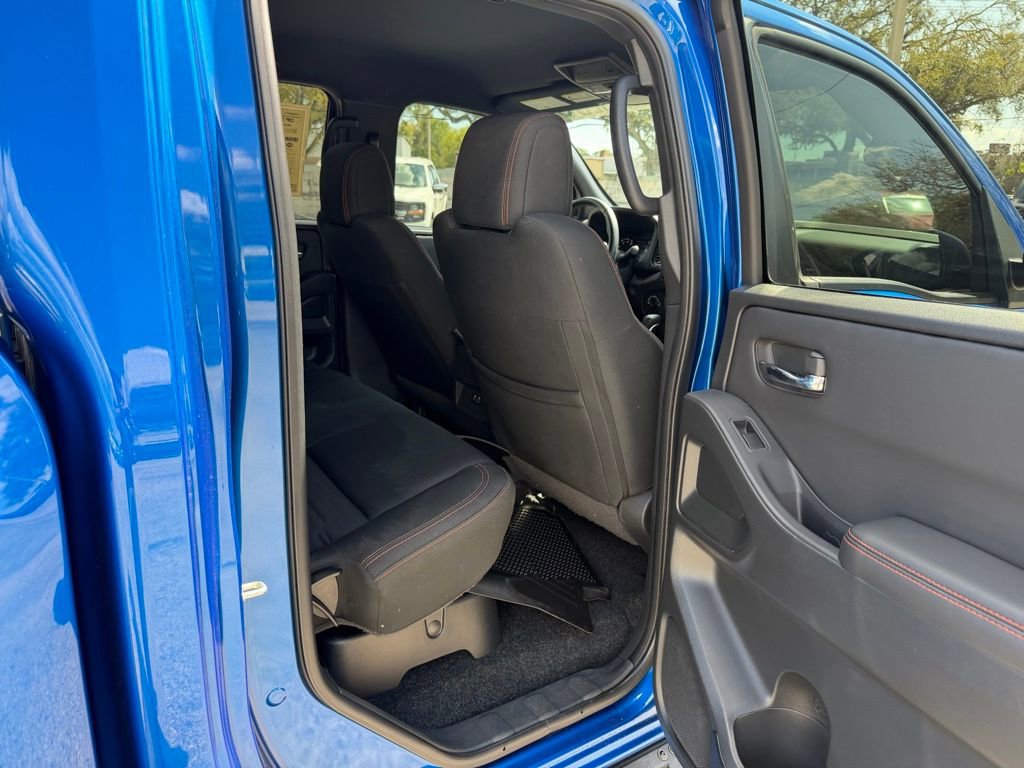 Used 2024 Nissan Frontier PRO-4X w/ Technology Package image 30