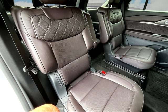 Used 2025 Ford Explorer Platinum w/ LUX Leather Package AWD/4WD image 25
