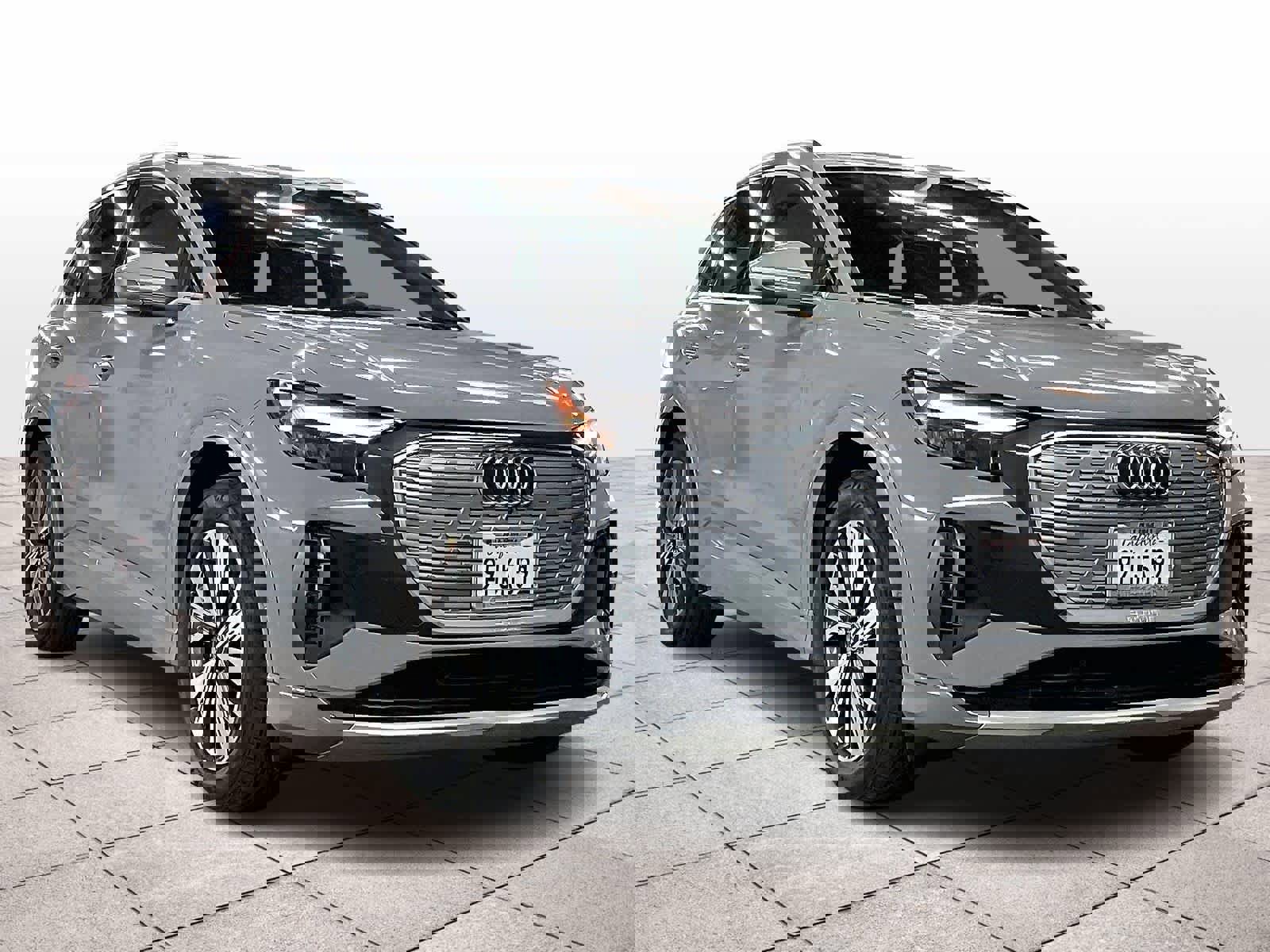 Used 2023 Audi Q4 e-tron Premium Plus w/ Premium Plus image 2