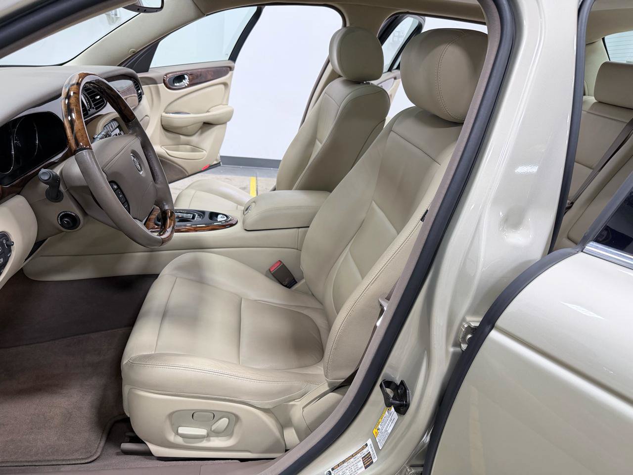 Used 2006 Jaguar XJ8 RWD image 29