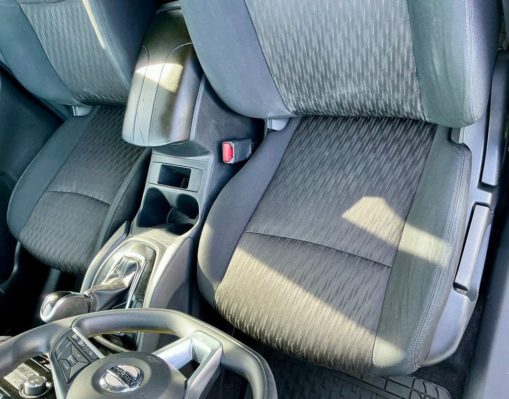 Used 2017 Nissan Rogue S image 39