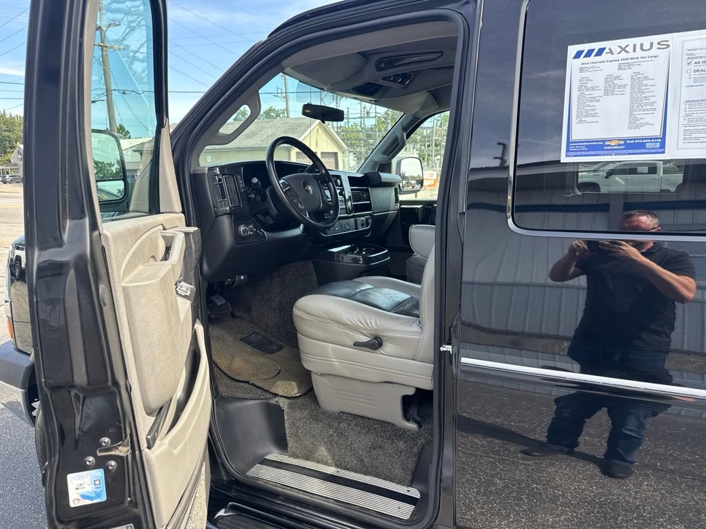 Used 2016 Chevrolet Express 2500 RWD image 14