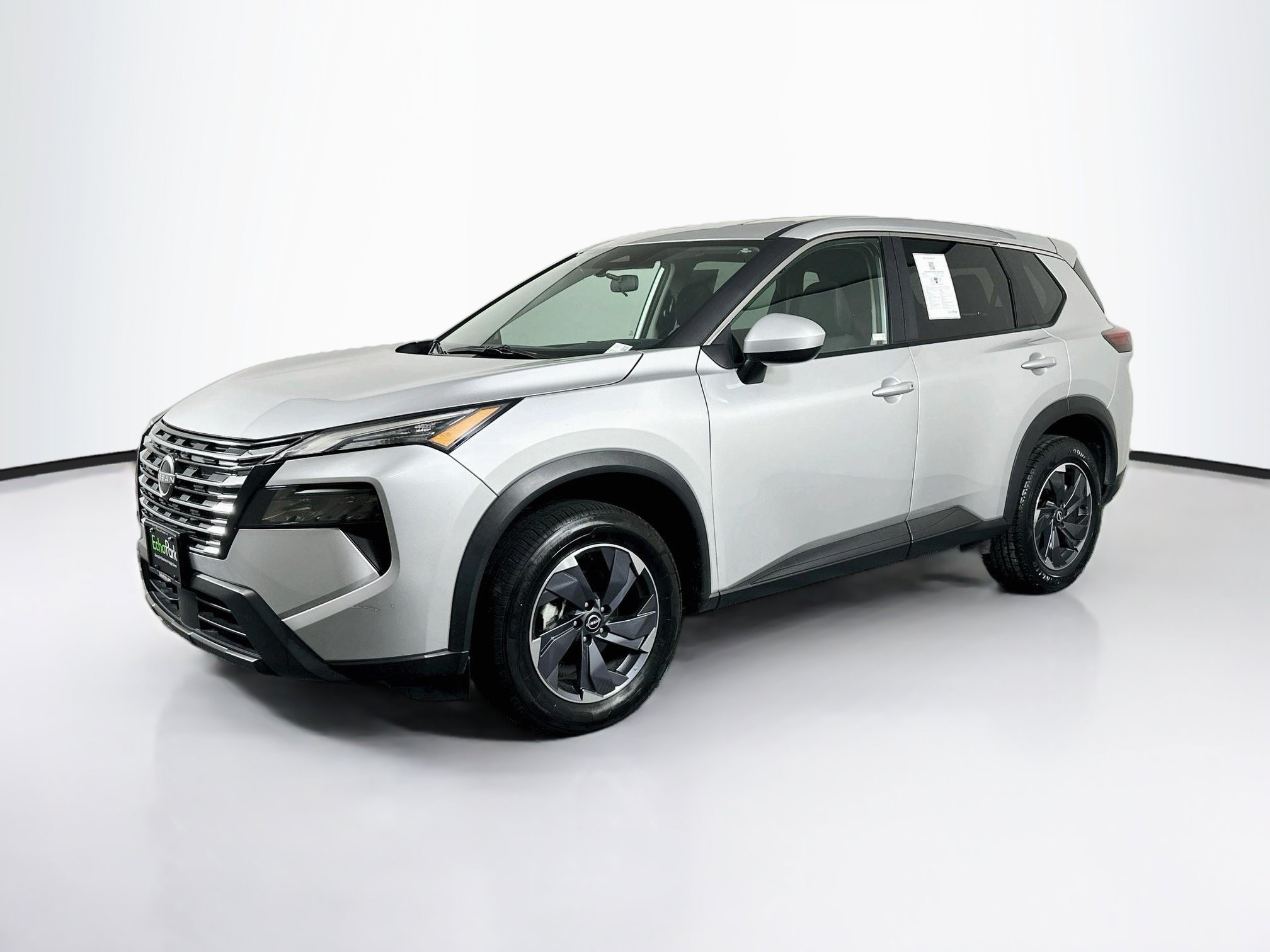 Used 2025 Nissan Rogue SV FWD image 3