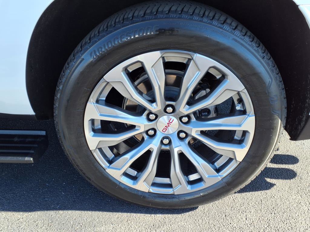 Used 2024 GMC Yukon XL Denali w/ Denali Reserve Package image 23