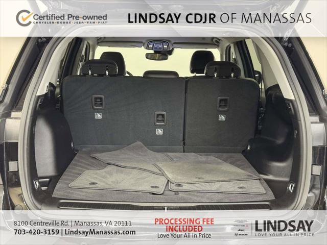 Certified 2023 Jeep Grand Cherokee Limited w/ Black Appearance Package AWD/4WD image 17
