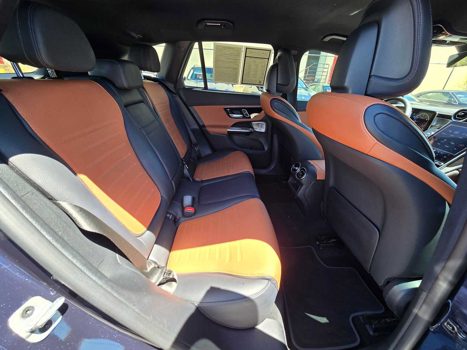 Used 2024 Mercedes-Benz GLC 300 4MATIC image 13