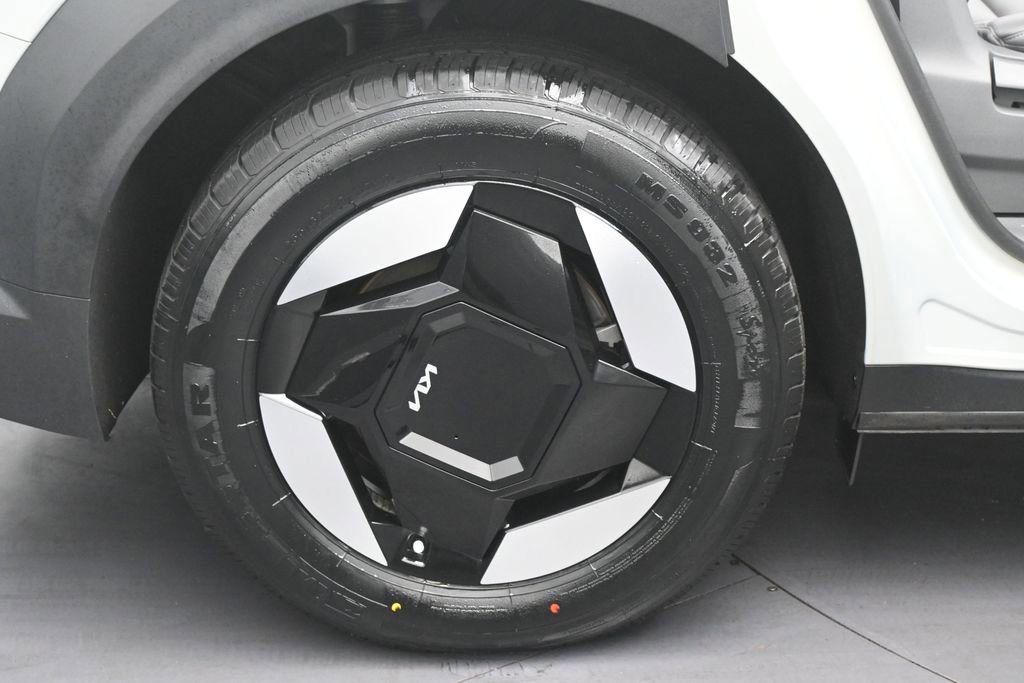Used 2024 Kia EV9 Light RWD image 38