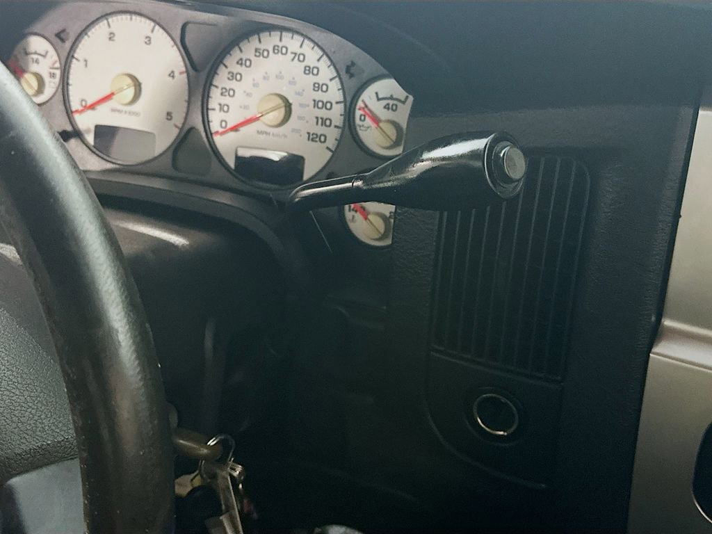 Used 2005 Dodge Ram 3500 Truck SLT image 16