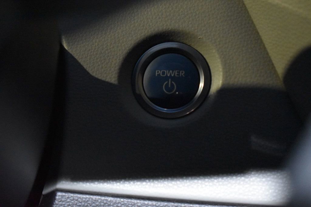 Used 2020 Toyota Corolla LE image 25