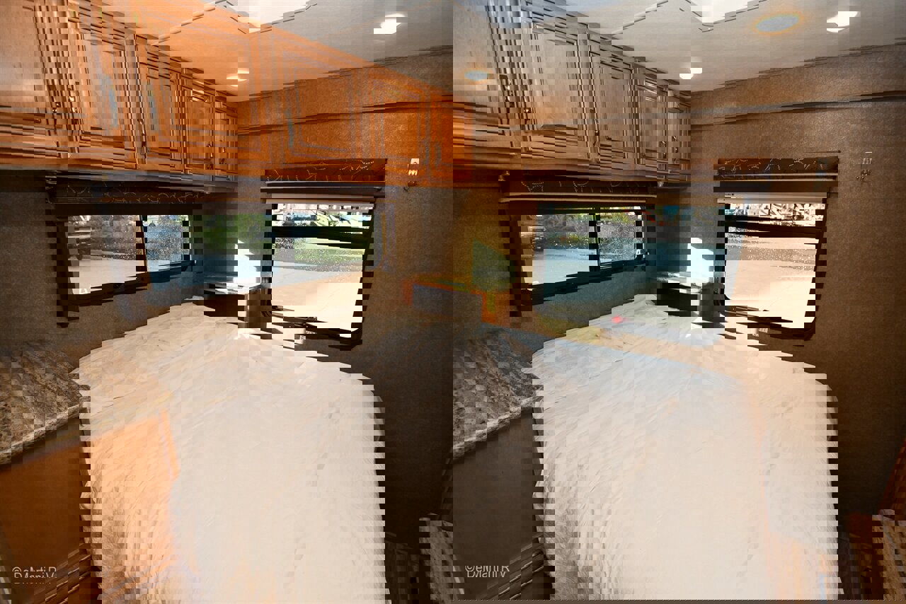 Used 2016 Ford E-450 and Econoline 450 Super Duty w/ Motorhome Prep Package RWD image 15