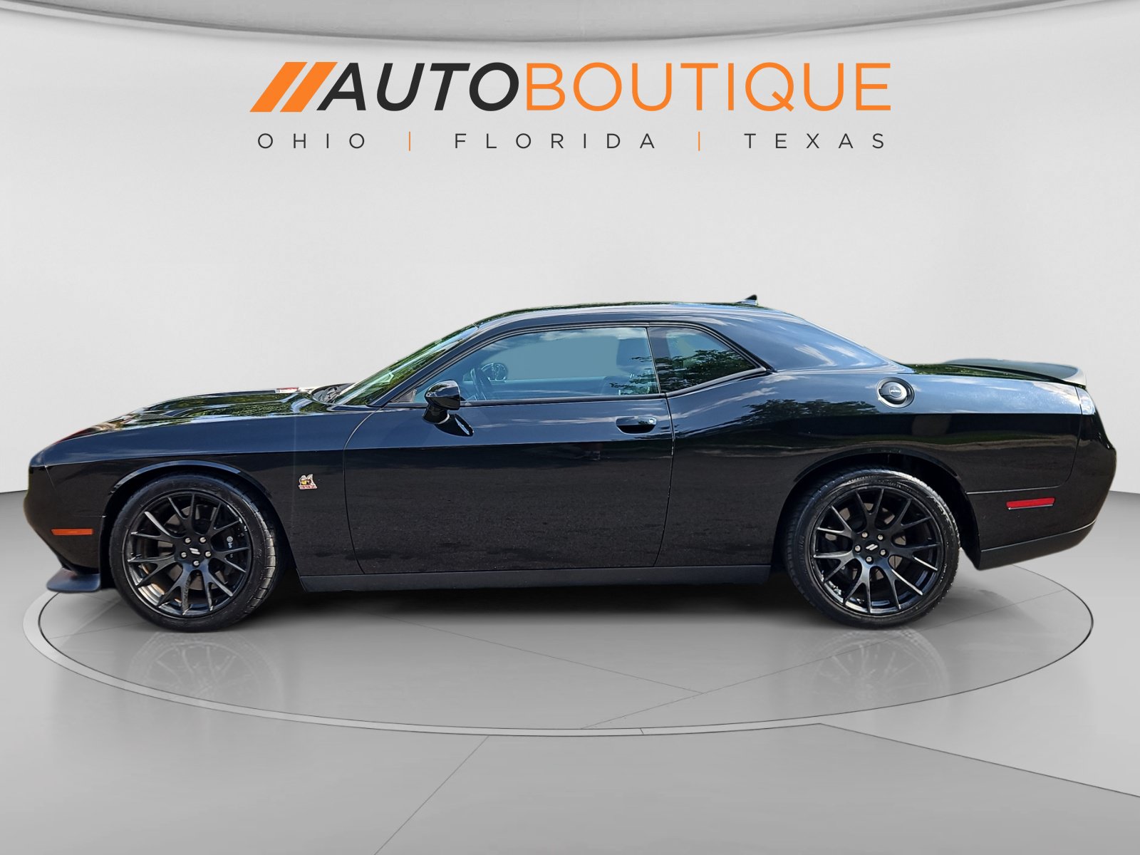 Used 2019 Dodge Challenger R/T Scat Pack w/ Dynamics Package RWD image 2